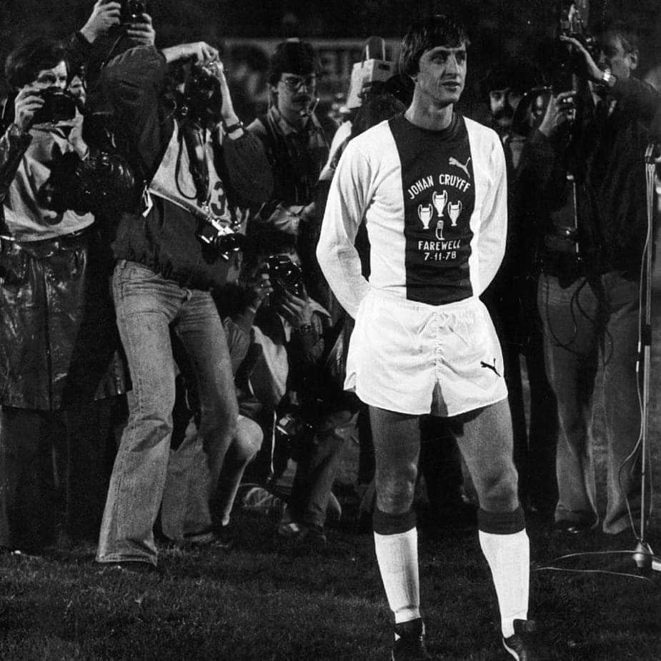 ヨハン・クライフのインスタグラム：「Johan at his @afcajax farewell match, in 1978. The score? We have forgotten 😉 41 years ago today! 👊🏼 #CruyffLegacy 📸 ©cruyffmanagement」