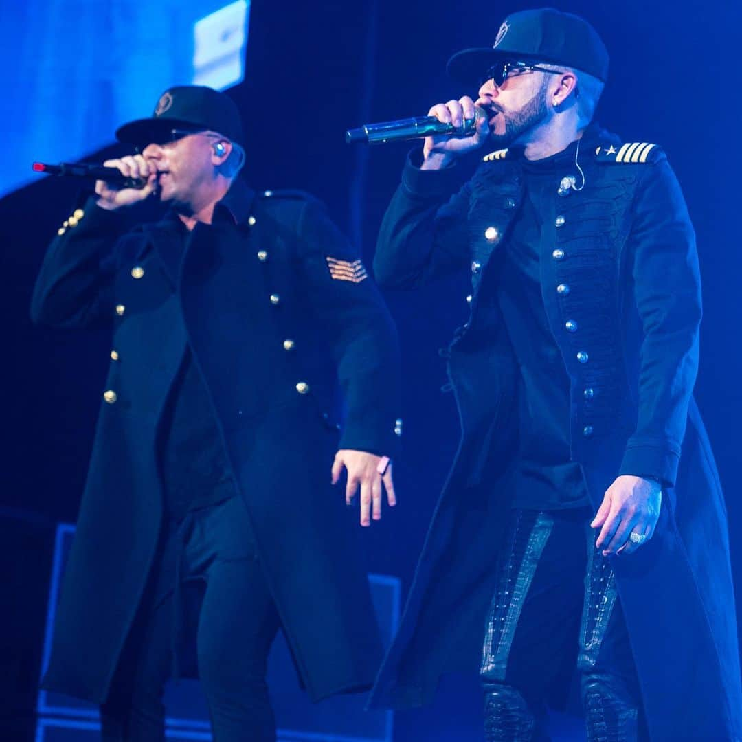 ウィシン&ヤンデルさんのインスタグラム写真 - (ウィシン&ヤンデルInstagram)「Guadalajara los esperamos esta noche en el Auditorio Telmex! #Wisin #wisinYyandel #Yandel #LaGerencia」11月8日 3時46分 - wisinyyandel