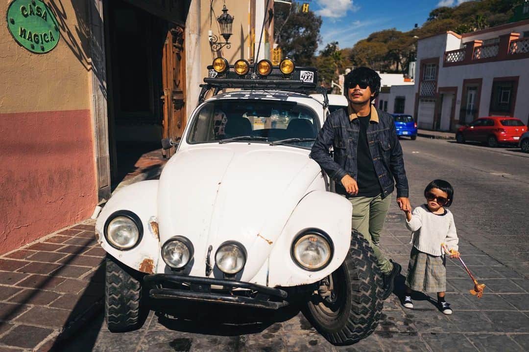 茂木夫婦のインスタグラム：「オフロード仕様のメキシコビートル。 ちょっと欲しいw Off-road Mexican beetle.  I want a little🥺 #メキシコビートル #メキシコ #グアナファト」