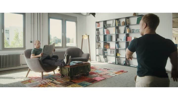 マゼル・ニューエンのインスタグラム：「My partner Wohninvest just made a new commercial - featuring yours truly 🙈  Here is a teaser - you can watch the whole commercial on Sunday at @wohninvest_sport 🔥🎥 #commercial #spot #gemeinsam #außergewöhnlich #erfolgreich #zukunftgestalten #gymnastics #sportverliebt #wisport #themarcelnguyen」