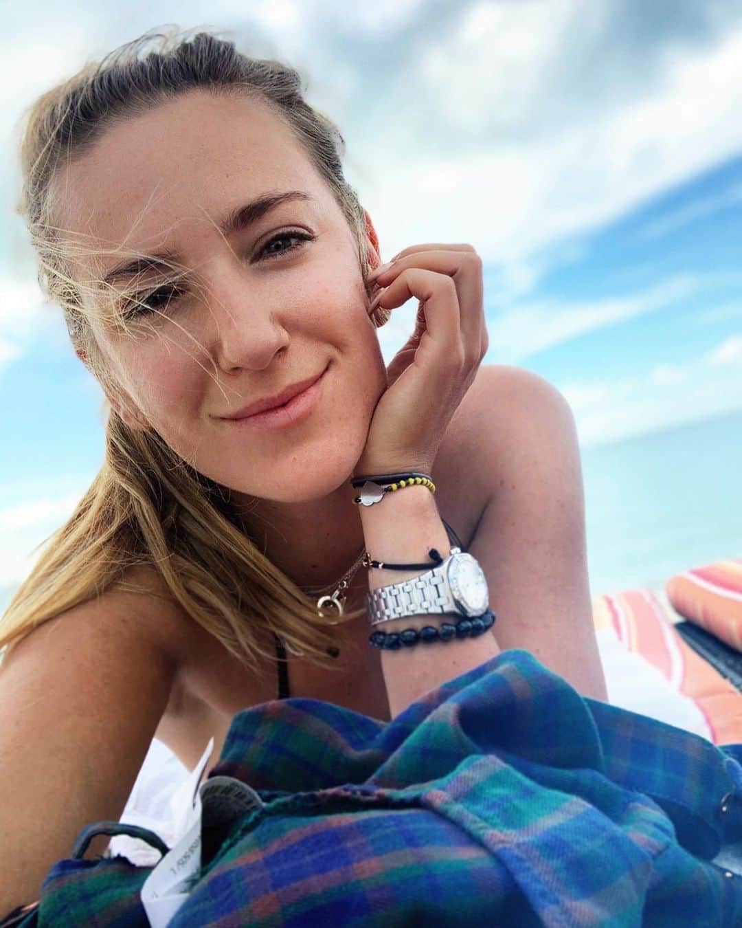 ビクトリア・アザレンカのインスタグラム：「Tequila sunrise 🌅」