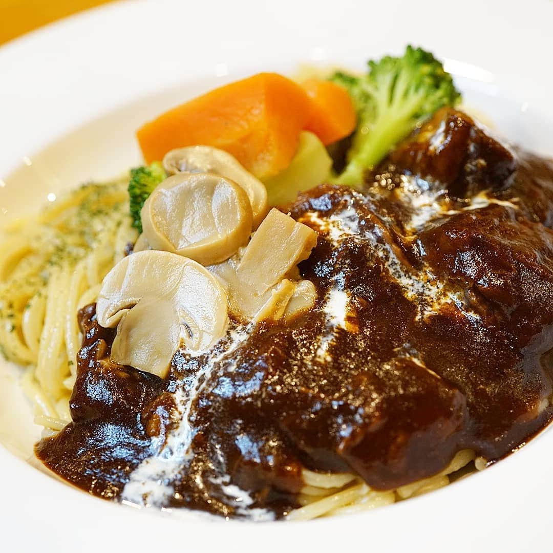 石関友梨のグルメインスタ