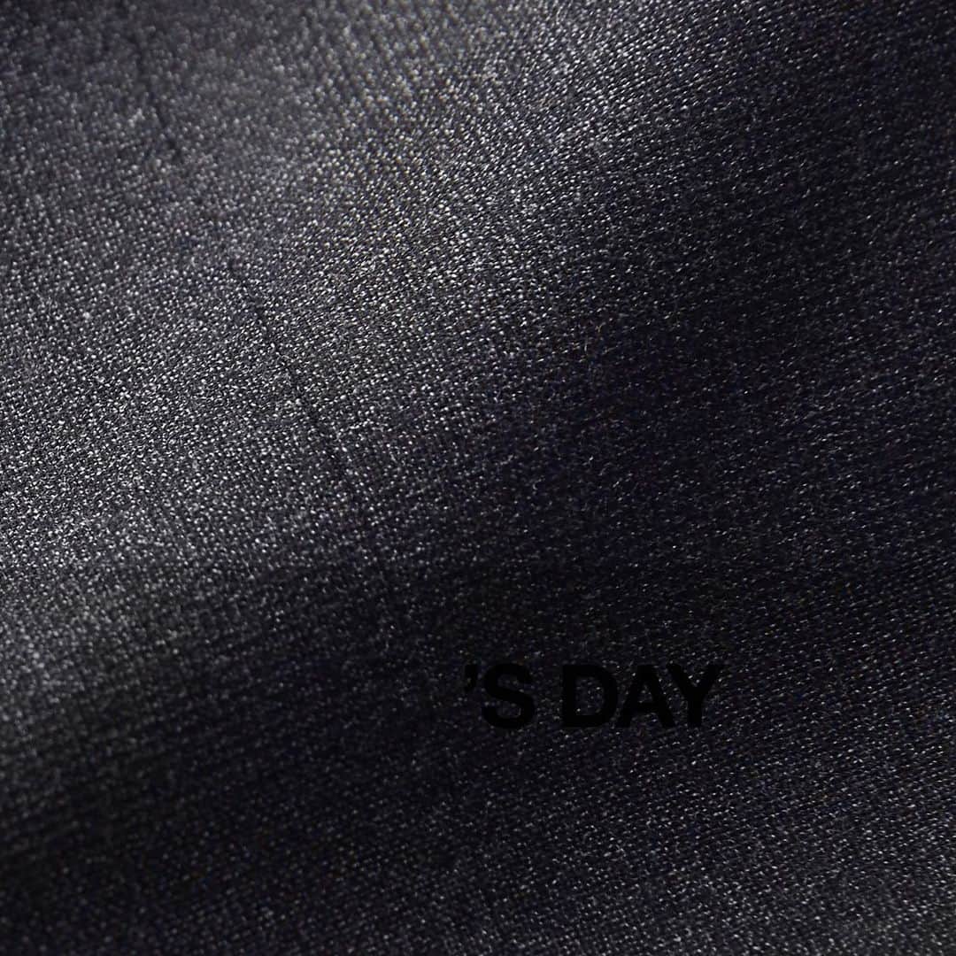SUIT SELECT スーツセレクトさんのインスタグラム写真 - (SUIT SELECT スーツセレクトInstagram)「【11/11：SUIT SELECT’S DAY】 11月11日はスーツセレクトの日。お客さまに感謝の気持ちを込めて、特別限定企画を実施します！ １、イタリア最高級生地のErmenegildo Zegnaのスーツを今年もリリース！　今季はトラベラーラインを進化させた『ウィンタートロピカル・トラベラー』を採用。防シワ性がありながら軽量化に成功。メランジヤーンを多彩に使用し、ライトでウォーム感あふれるリミテッドスーツが仕上がりました。1111着限定です。 ２、11/9,10,11の3日間限定で、5,000円以上お買い上げのお客さまに、オリジナルステンレスボトルをプレゼント。 ・ #suit #スーツ #suitselect #スーツセレクト #スーツのある日常 ・ #1111 #suitselectsday #ermenegildozegna #novelty #present #bottle #suitselect #11月11日 #スーツセレクトの日 #ゼニア #ノベルティ #プレゼント #ボトル」11月8日 9時18分 - suitselect_japan_official