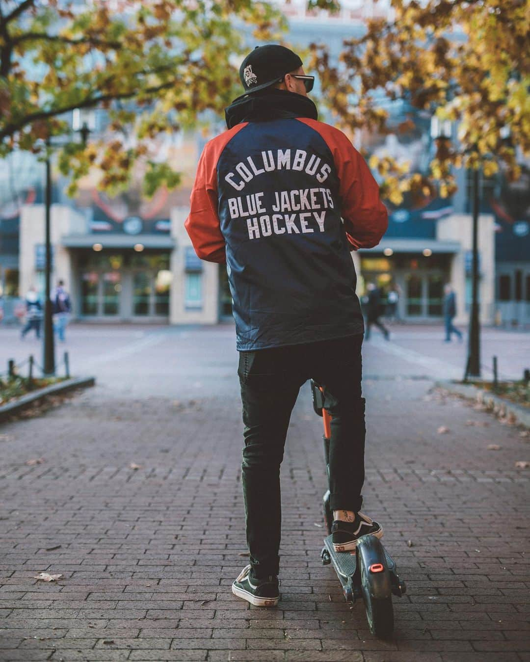 ガブ・バーハムのインスタグラム：「I have to admit, this city really has grown on me. I’m a Midwest kid and a @detroitredwings fan til I die but until then, I’m gonna rep the city I’m in and steal this hard ass @bluejacketsnhl jacket from @timtrad」