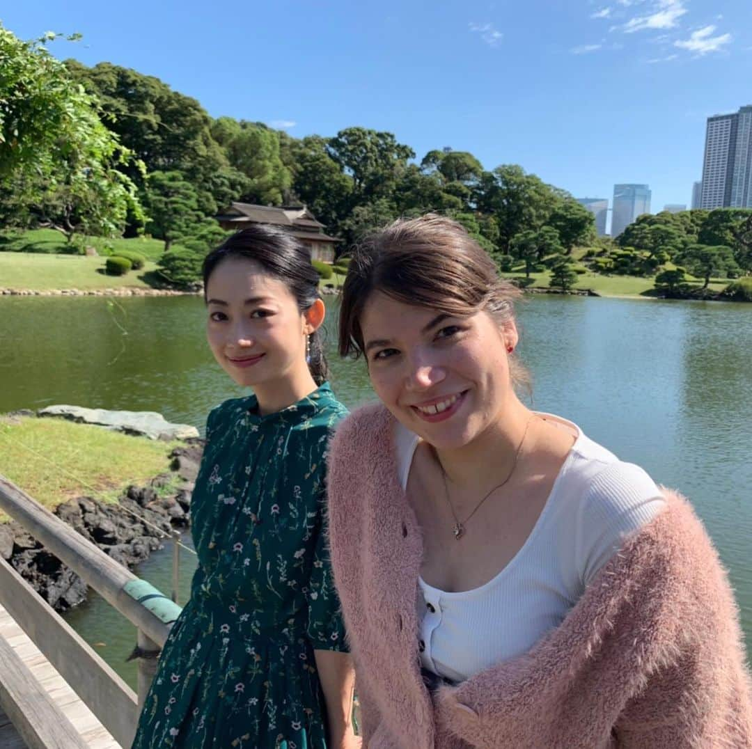 肘井美佳さんのインスタグラム写真 - (肘井美佳Instagram)「Thank you for checking my new short movie! The pic of me and my bottle! ショートムービー観ていただきありがとうございます(^^) タイガーの魔法瓶最近重宝しててロケに同行させてます〜軽くて嬉しい。  #shortmovie #tigar #魔法瓶 #勝手にJAPANガイドロケの1枚 #天気良くてよかった」11月8日 11時08分 - mikahijii