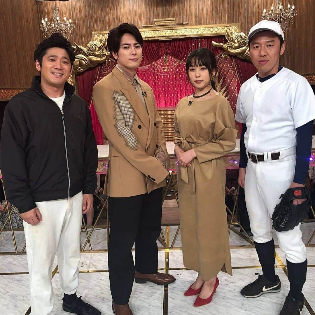 八木崇（うるとらブギーズ）のインスタグラム：「本日、11/8（金）23時40分からフジテレビ『ネタパレ』是非見てください！ せっかくの桜井日奈子さんの横でなんちゅう顔してるんだ。。。。。。」