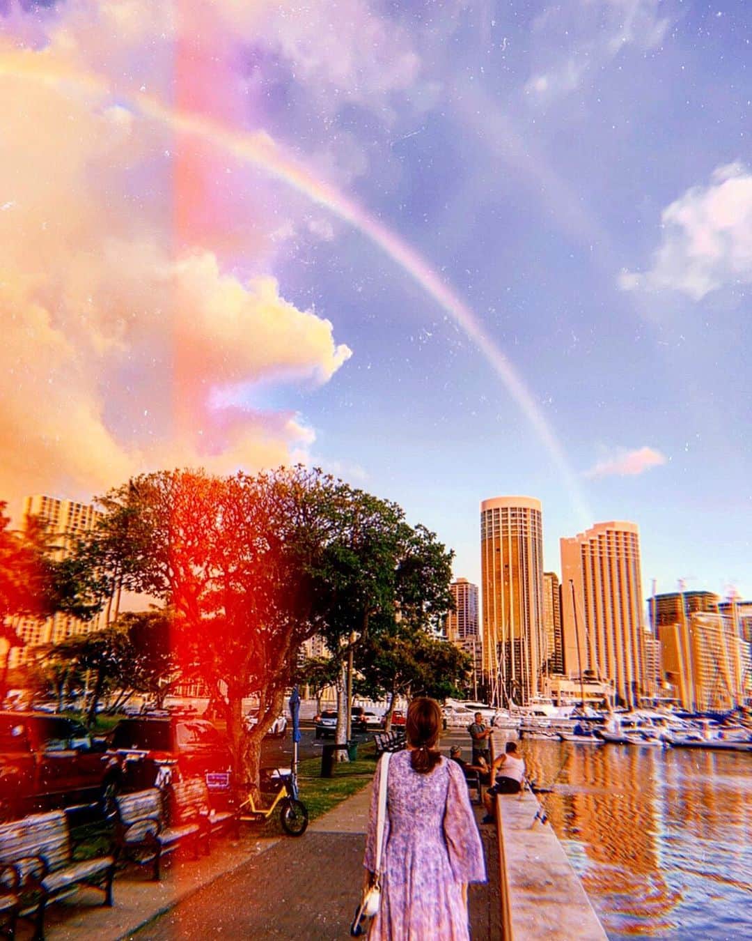 のインスタグラム：「✨✨✨ 🌈🌈🌊🐟🐠🦕🦒🌷🌴🌴 I found a double rainbow behind me.. 😳🥰✨🙏🏻👼🏻 二重虹みっけ♡ #Hawaii#doublerainbow#love#pece #何気なく振り返ったら #二重虹 #見つけてうるうるさ♡ #肉眼で見ると本当に綺麗 #二重の虹は幸運の象徴なんだと #調べたらワクワクした #待受にしたのさ📱🌈 #釣りしてる風景にもほっこりでした #素敵な週末を♡」