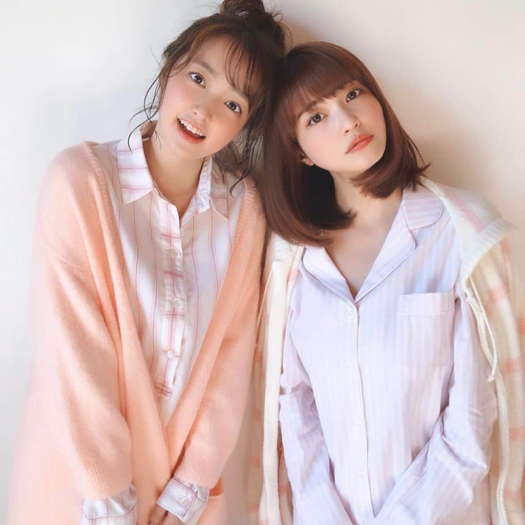 大野愛友佳のインスタグラム：「岸明日香ちゃんとご一緒したときの♪  わたしのいろんな質問に答えてくれて.. 終わった今でも頼らせて頂いております🙏  わたし、年上のお姉さんが昔からだいすきで 気づけばお友達も年上が多かったり.. ふしぎ👭✨ . #パジャマパーティー #姉妹 にみえる？？👀」