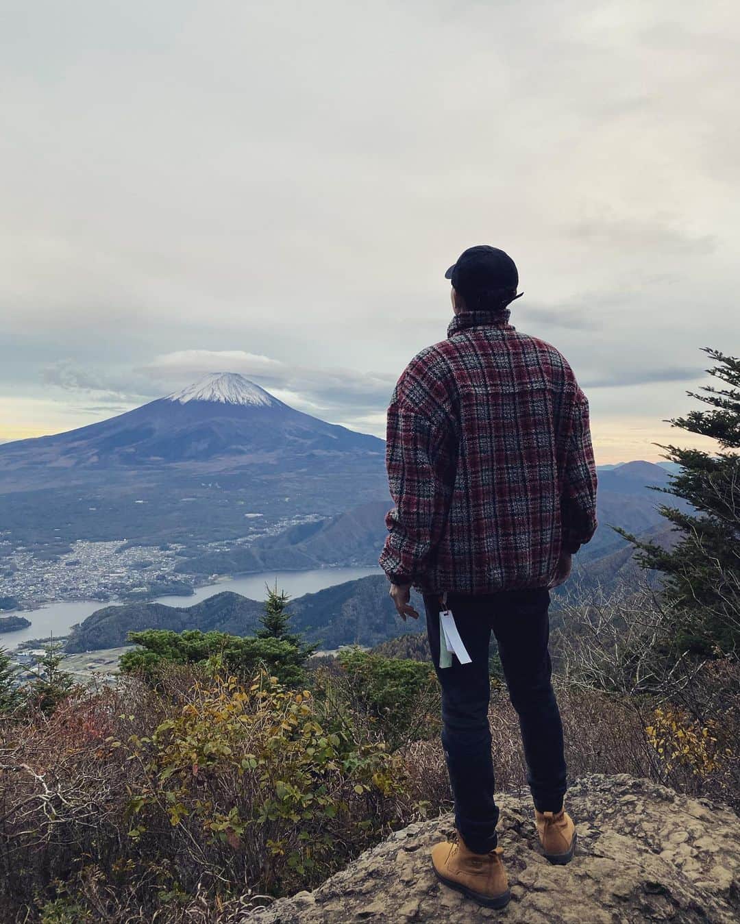 タオ さんのインスタグラム写真 - (タオ Instagram)「On the top 的风景。很美也很累。」11月8日 12時57分 - hztttao