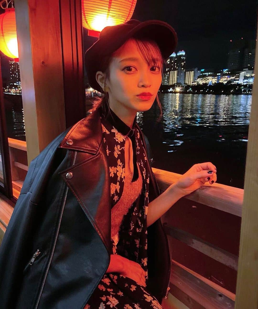 郡司英里沙（えりちょす）さんのインスタグラム写真 - (郡司英里沙（えりちょす）Instagram)「﻿ ﻿ ﻿ 先日のオフ会にて。﻿ ﻿ 人生初の屋形船でした 🌃﻿ ﻿ ﻿ ﻿ お集まり頂いたみなさん、﻿ ありがとうございました(^^)﻿ ﻿ ﻿」11月8日 13時08分 - erisagunji