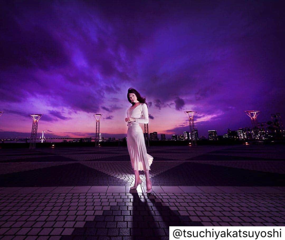 木谷有里さんのインスタグラム写真 - (木谷有里Instagram)「晴海埠頭からの夕焼け🌅 とてもドラマチックに撮っていただきました📷 @tsuchiyakatsuyoshi  #木谷有里 #晴海埠頭 #tokyo #東京　#モデル」11月8日 22時47分 - kitani_yuri