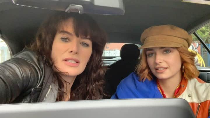 レナ・ヘディのインスタグラム：「When you’re left to your own devices for far too long ... #Red #Twist #sikes @sophiesimnett #webseriesofbollocks」