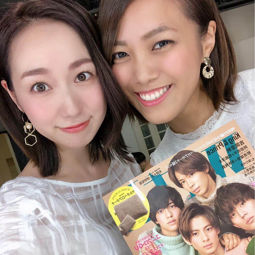 のインスタグラム：「短い時間だったけど、会いたかった皆さんとわちゃわちゃできて楽しかった😆 @with_mag_official 撮影❣️ . この秋から @withgirls_official が新体制に📚✨ STAR100として活動させていただくことになりました🙇‍♀️引き続きgirlsエディターとして記事も執筆するよ✍️ . 最近はもう本当にのそのそマイペースすぎる活動ぶりなんですが…🐢こんな私でも受け入れてくれる、優しくてあたたかいwithの皆が大好き❤ そんなwithの魅力を少しでも伝えられるように、今年も楽しみながら活動していこうと思います✨✨ . #撮影 #雑誌 #スタジオ撮影 #with #withgirls #withgirlsstar100 #withgirlsママ #女の子ママ #ワーママ #読者モデル #shooting #studio #magazine #mama #mamagirl #love #happy #beauty #fashion #lifestyle #working」