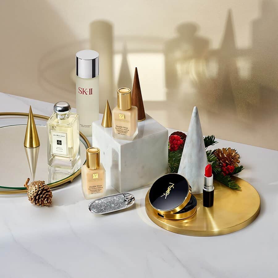 DFS & T Galleriaさんのインスタグラム写真 - (DFS & T GalleriaInstagram)「Impress the beauty-obsessed with cult favorites and must-haves across skincare, makeup and fragrances from @lancomeofficial , @guerlain , @dior & more.  #GiveJoy #TGalleria #ShopDutyFree」11月8日 15時07分 - dfsofficial