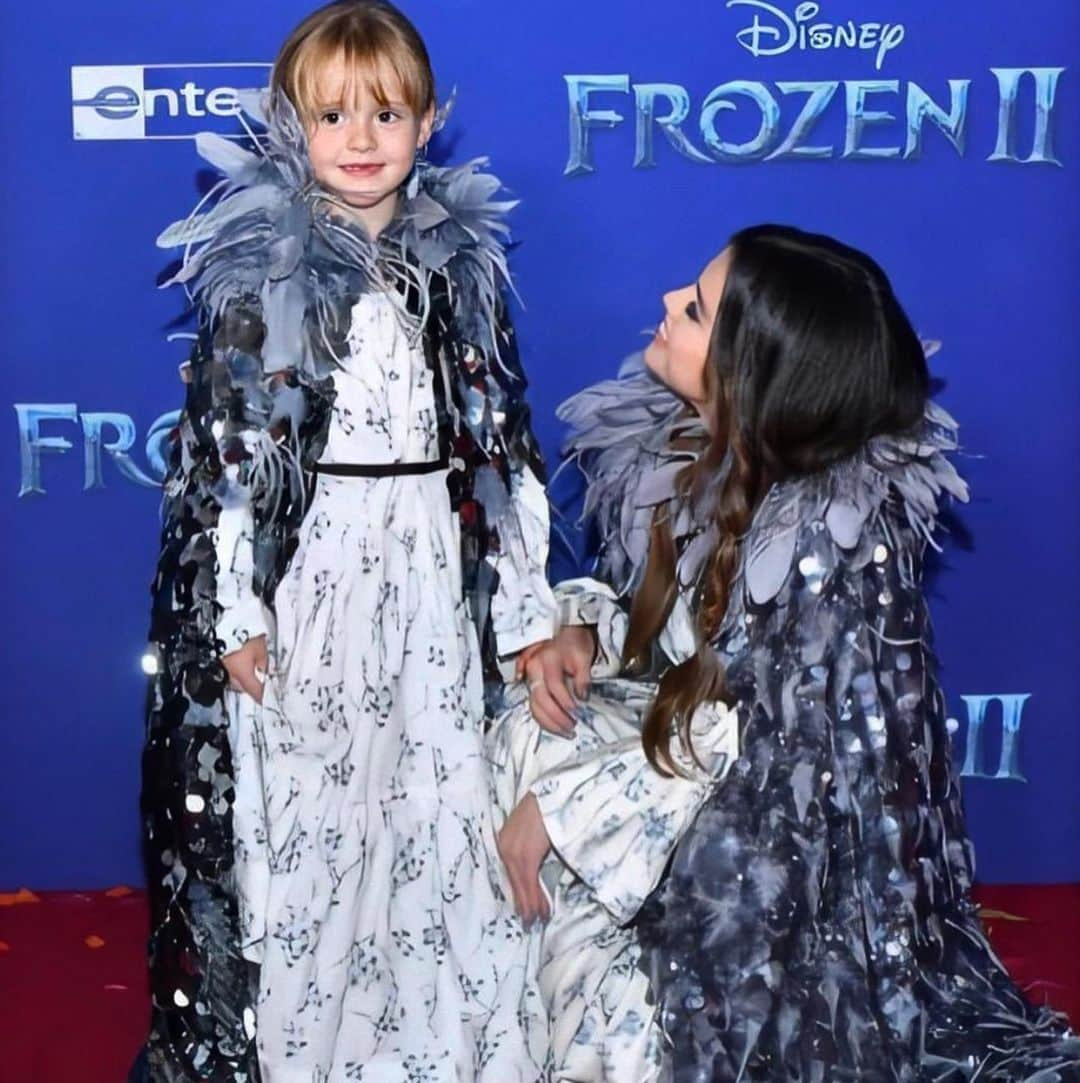 セレーナ・ゴメスさんのインスタグラム写真 - (セレーナ・ゴメスInstagram)「Hope I’m officially the best big sissy ever now.. she was LIVING her best life!! Frozen 2 was amazing!!! Styled by: @kateyoung @marcjacobs Glam: @marissa.marino @makeupbymelissam birthed by: @mandyteefey 💙」11月8日 15時15分 - selenagomez