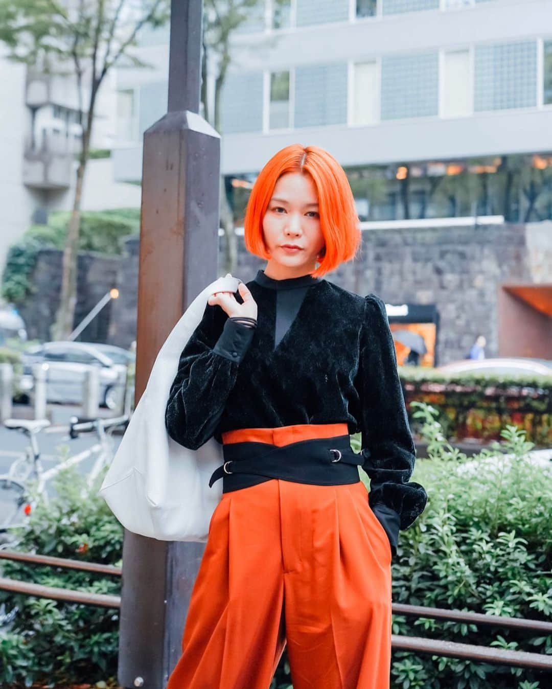Fashionsnap.comさんのインスタグラム写真 - (Fashionsnap.comInstagram)「【#スナップ_fs】 Name Junko Suzuki  Jacket #LOKITHO Pants #LOKITHO Bag #discordYohjiYamamoto  #fashionsnap #fashionsnap_women」11月8日 15時18分 - fashionsnapcom
