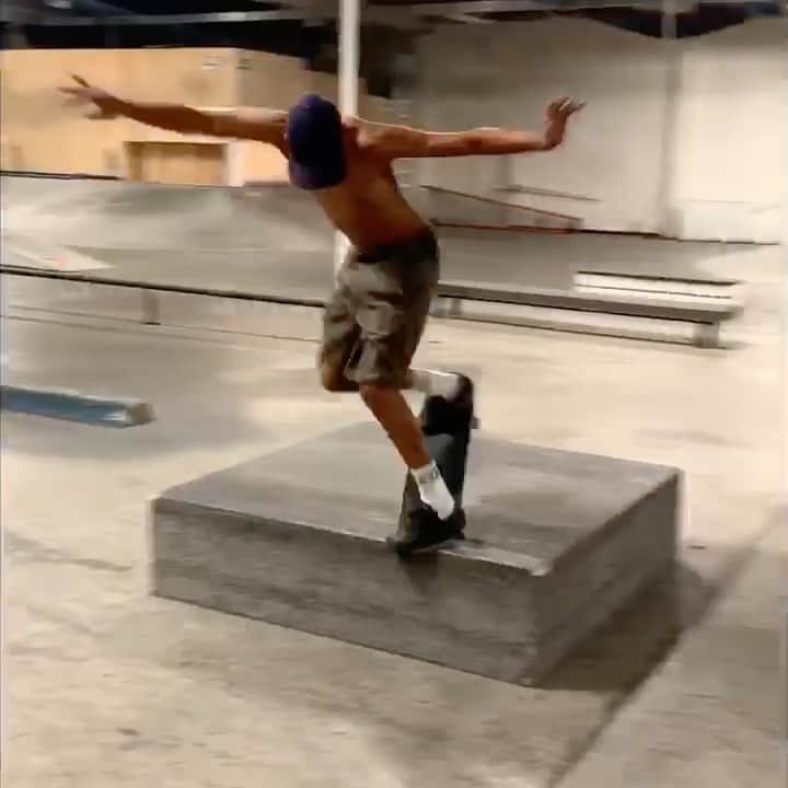 ルーイ・ロペスのインスタグラム