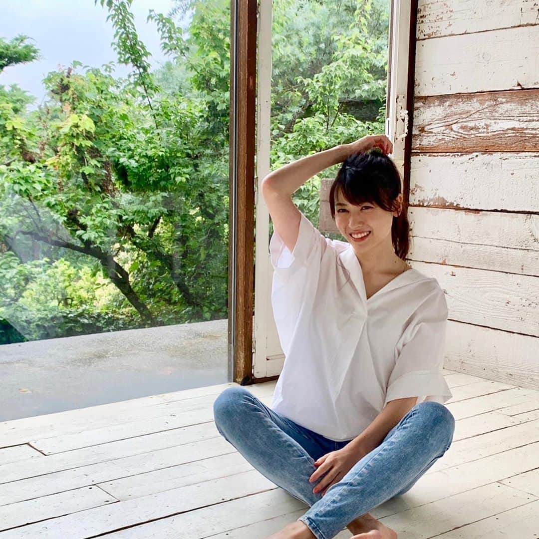 矢島舞美さんのインスタグラム写真 - (矢島舞美Instagram)「. 矢島舞美 2020カレンダーのオフショットたち♪ 11/16に書泉グランデさんで発売記念イベントを行いますが、店頭お申込みはまだやっております✨ サイン入り抽選の申し込み対象は本日11/8(金)までにご予約いただいた方のみとなります(^^) 11/9以降は、イベント参加券のみとなりますので、よろしくお願いします‼︎ . 早くみんなに会いたいな〜♡ . . #矢島舞美」11月8日 15時47分 - maimiyajima_official_uf