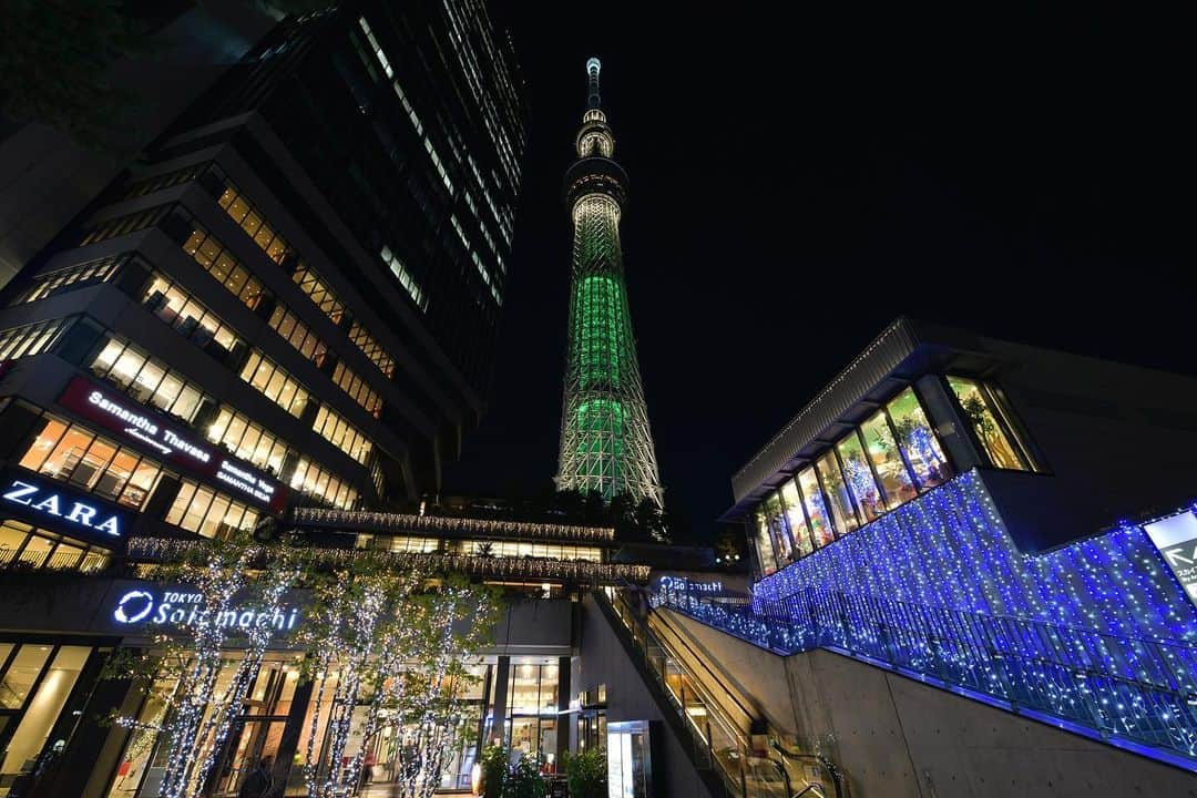 TOBU RAILWAY（東武鉄道）さんのインスタグラム写真 - (TOBU RAILWAY（東武鉄道）Instagram)「. . 🚩Tokyo Skytree Town℠ 🚩東京スカイツリータウン® 🚩도쿄 스카이트리 타운® . . [Tokyo Skytree Town℠ will hold Dream Christmas 2019] Tokyo Skytree Town will be illuminated with the warmth of approx. 500,000 electric bulbs from November 7 to December 25, 2019. At the Sky Arena on the Tokyo Skytree Town 4F, a Christmas market is held. Please visit Tokyo Skytree Town, where you can only enjoy this season. TOKYO SKYTREE℠: http://www.tokyo-skytree.jp/en/ TOKYO Solamachi℠: http://www.tokyo-solamachi.jp/english/ . 【도쿄 스카이트리 타운® 드림 크리스마스 2019 개최】 2019년 11월 7일~12월 25일까지 도쿄 스카이트리 타운이 따뜻하게 빛나는 약 50만 개의 전구로 만든 일루미네이션으로 장식됩니다. 도쿄 스카이트리 타운 4층의 스카이 아리나에서는 크리스마스 마켓이 열립니다. 이 계절에만 볼 수 있는 도쿄 스카이트리 타운에 꼭 가보시기 바랍니다. 도쿄 스카이트리:http://www.tokyo-skytree.jp/kr/ 도쿄 소라마치: http://www.tokyo-solamachi.jp/korean/ . . #tobujapantrip #japan #tokyoskytree #christmas #skytree #tokyoskytreetown #japanlandscape  #photo_shorttrip #photo_travelers  #jp_gallery #instatravel #worldcaptures #nationalgeographic#visitjapan #travelingram #bestjapanpics #lovejapan #japan_of_insta #art_of_japan_  #beautifuljapan #cooljapan #도쿄 #도쿄스카이트리 #여행스냅 #일본체험 #일본여행 #포토제닉」11月8日 15時59分 - tobu_japan_trip