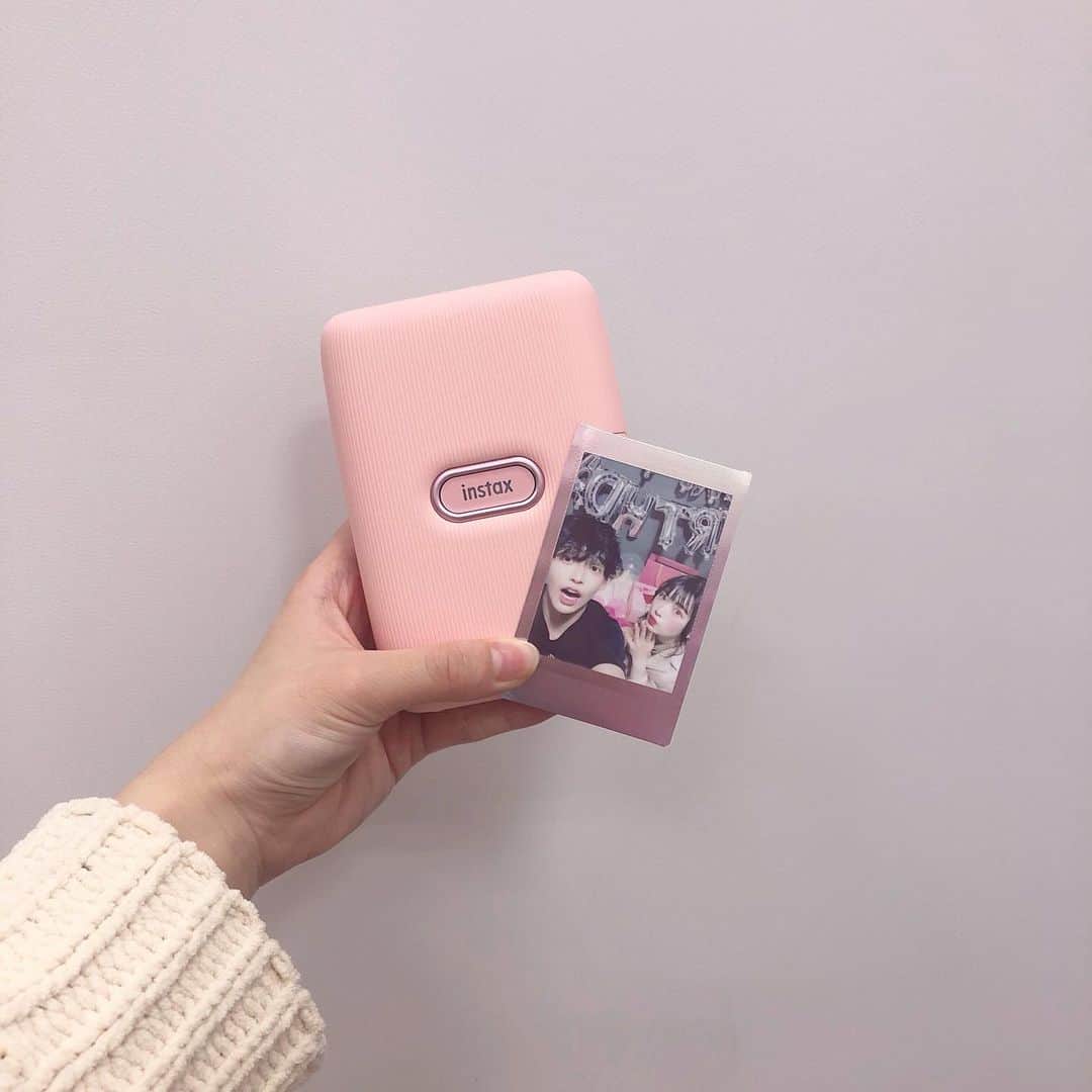 青木菜花のインスタグラム：「.﻿ .﻿ ちぇきちぇき📸♡﻿ お気に入りの誕生日のときの写真🥰﻿ ﻿ 今日の18時にYouTube投稿するよーー！﻿ .﻿ .﻿ #なのかじ #チェキ #誕生日 #お気に入り #写真 #思い出 #instagood #instalike #instalove #l4l #f4f」
