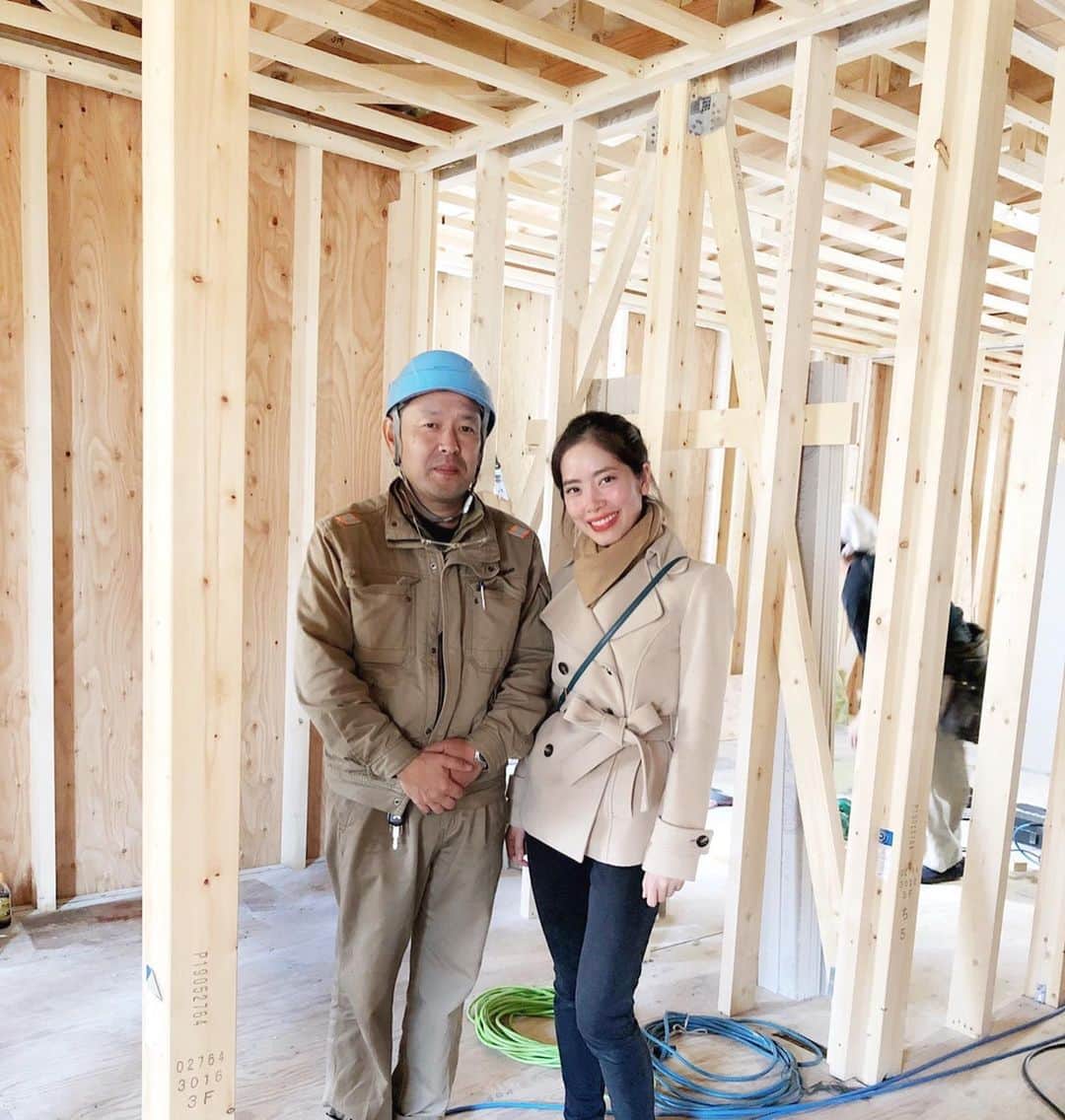 のインスタグラム：「So much progress on our new baby @thebarntokyo 💕 Big thanks to my sweetest site manager and all our carpenters for working hard and for making my dream come true xx👷🏻‍♂️ Biggest project of my life☺️ . #buildingahotel #carpenter #tokyo #japan #ueno #uguisudani #nippori #love #boutiquehotel #familyhotel . . 建築中の小さなホテル1,2,3階を見にいきました✨沢山頑張って下さった優しい現場監督さんと大工さんに沢山の感謝です。来年の２月完成が待ち遠しい🤤💕裏庭スペースが結構お気に入りです🍃 #小さなホテル #ホテル建築 #日本 #東京」