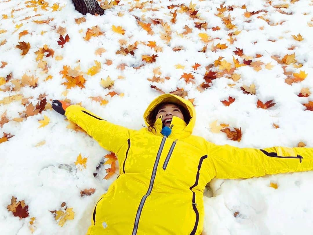 宮澤佐江さんのインスタグラム写真 - (宮澤佐江Instagram)「雪と紅葉すきだわー。四季に感謝🍁⛄️❄️ ． #北海道 #岩見沢」11月8日 17時02分 - sae_3830