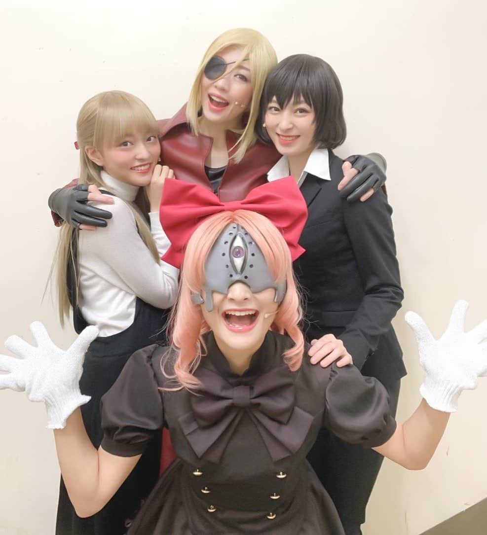 斉藤瑞季のインスタグラム：「血界戦線女子ズとの写真💗 みんな優しくてあったかくて頼もしくて 沢山支えてもらいながら頑張ってます！ 今日は18時30分〜！ お待ちしております！！ #舞台血界戦線」