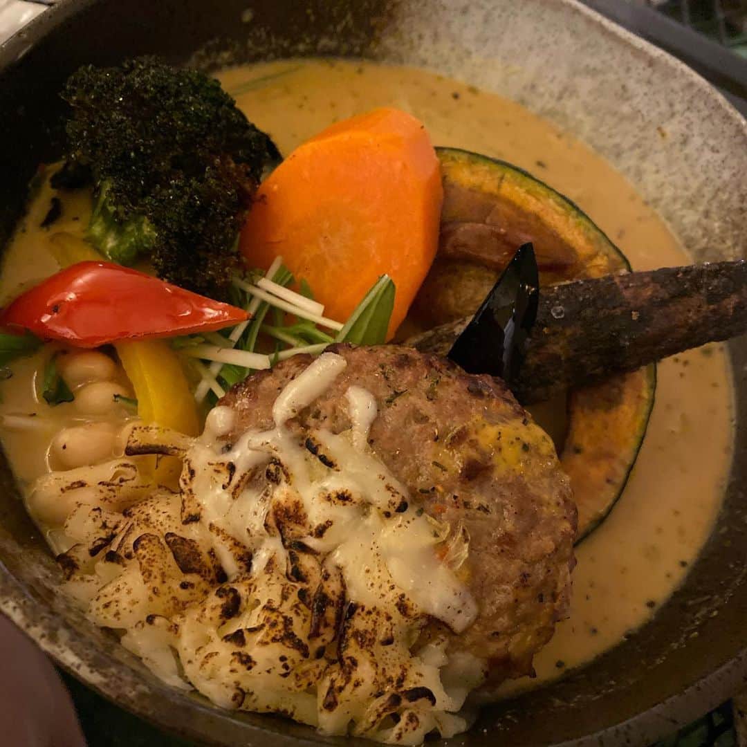 谷藤博美さんのインスタグラム写真 - (谷藤博美Instagram)「寒い日は スープカレーが 食べたくなりますね。  寒くなくても食べたいのに 余計に体がスパイスを欲します。  #らっきょう #rojiuracurrysamurai  #スープカレー #札幌 #カレー大好き #三食カレー」11月8日 17時38分 - tanifuji_63