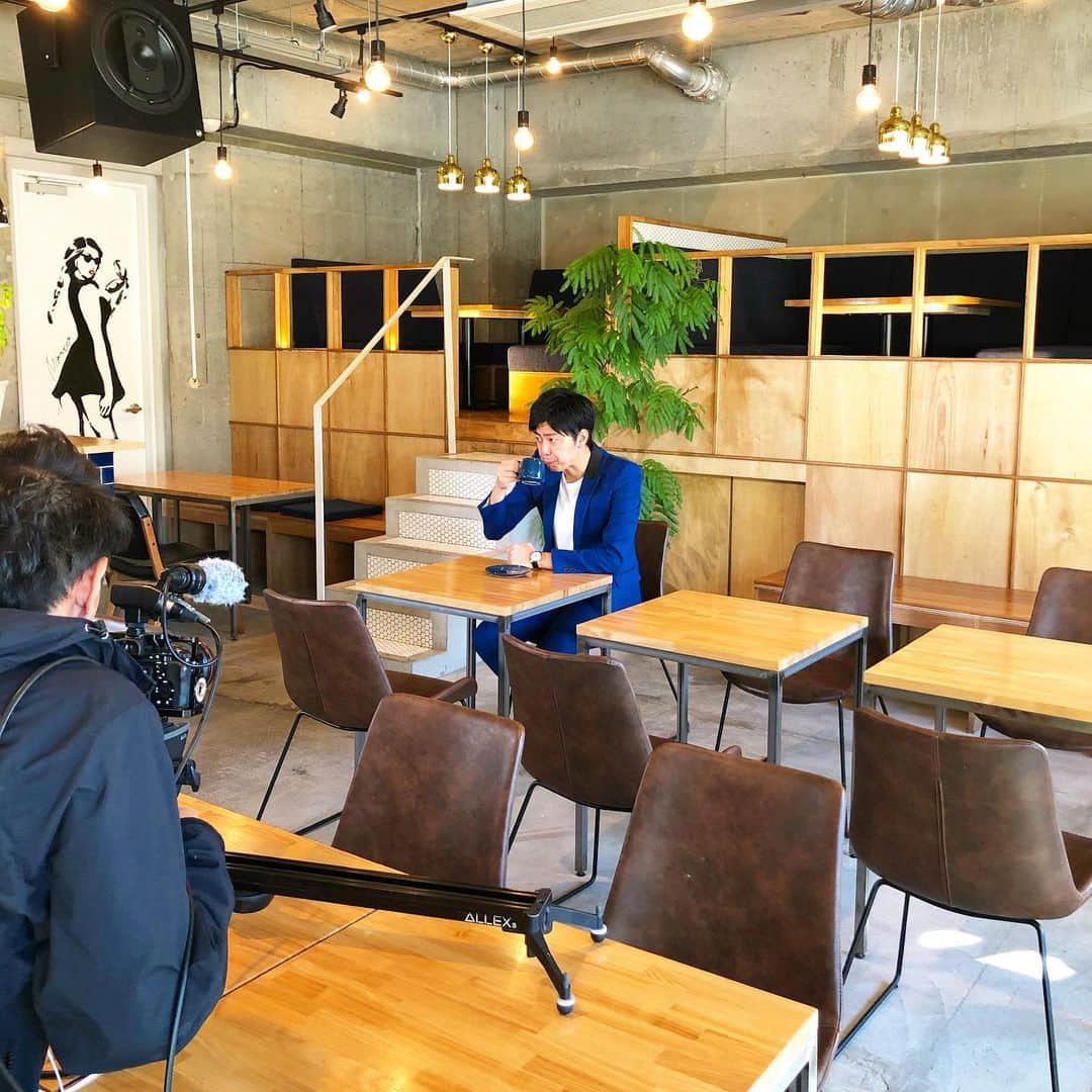 西村真二さんのインスタグラム写真 - (西村真二Instagram)「☕️ 関西テレビ『ほっとするわ』のロケさせて頂きました。コーヒー飲んでインタビューに答えてまたコーヒー飲むという仕事でした。AGFさんありがとうございます。 #関西テレビ #ほっとするわ」11月8日 18時07分 - shinji_nishimura0630