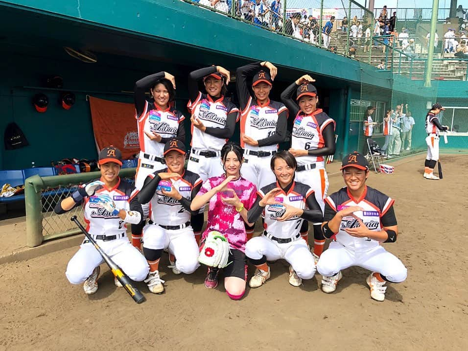 椿梨央さんのインスタグラム写真 - (椿梨央Instagram)「本日で女子プロ野球を 退団する選手が 大勢います。 とても寂しい事ですが 野球をやめない選手も いるようで、共に 女子野球を盛り上げて いけたらと思います。 . . 今後も野球界、女子野球界を 盛り上げていきましょう！ . やりたい女の子が増えるように！ 続けられる環境作りを‼️ . . 微力ながら 尽力致します。 . . . . . #拡がれ女子野球  #拡がれ女子プロ野球 #野球 #野球女子 #女子野球」11月8日 18時25分 - rio_tbk