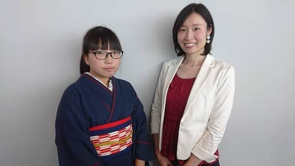 女子アナ47のインスタグラム：「こんにちは😊﻿ 趣味は断捨離、朝からおそうじ、元群馬テレビアナウンサーで現在は二人の男の子を育てている山部朱里です！﻿ ﻿ 今回ご紹介したいのは錆猫亭おはぎさんは落語家を目指す群馬の現役中学生です✨﻿ ﻿ 顔つきや表情、声色や間、表現やジェスチャーなど全部が会場中の空気を変える様子はとても中学生とは思えない話術でした！！！﻿ ﻿ おはぎさんの活動にこれからも目が離せませんね🌟﻿ ﻿ ﻿ #女子アナ47 #47発信プロジェクト #アナウンサー #フリーアナウンサー #女子アナ #地方創生 #地方創生アナウンサー #司会 #司会者 #落語家 #落語家志望 #落語 #群馬 #群馬観光 #現役中学生 #中学生 ﻿」