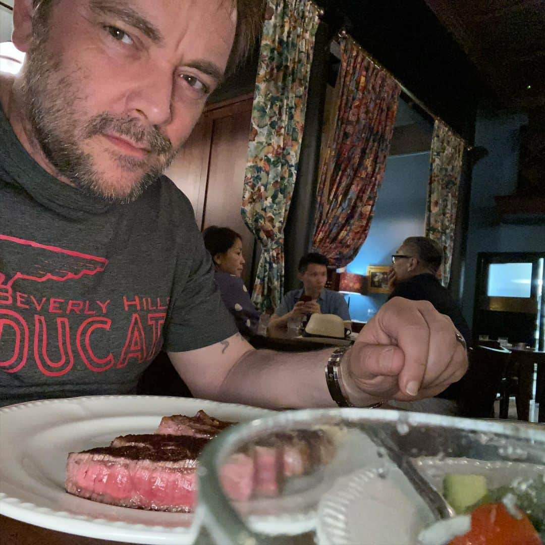 マーク・シェパードさんのインスタグラム写真 - (マーク・シェパードInstagram)「Great day @supanovaexpo Brisbane! Top it off with an amazing steak @waltersbrisbane #spnfamily」11月8日 18時52分 - realmarksheppard