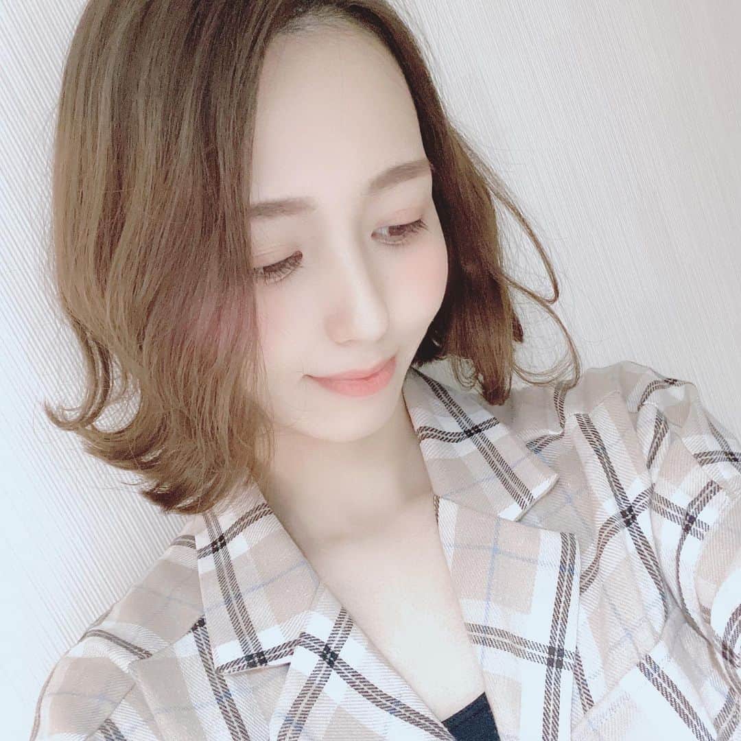 希志あいののインスタグラム：「チョッキン！！💇‍♀️ お久しおぴ🙏✨ 癒された…🥺✨✨ #アンククロス新宿　 #ロングからボブへ　 #私の好みを知り尽くした男　 #もはやAI  #そしていまだに敬語な二人」