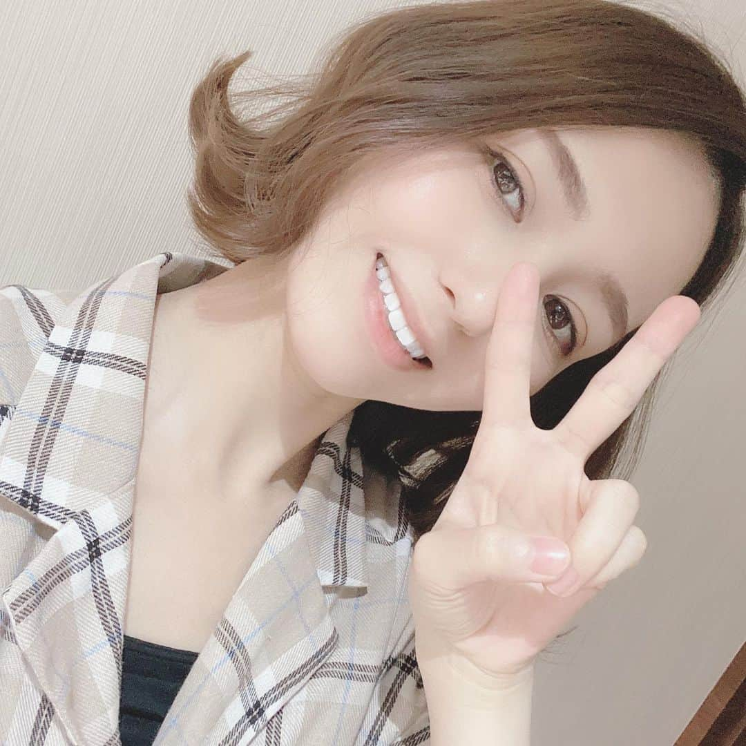 希志あいのさんのインスタグラム写真 - (希志あいのInstagram)「チョッキン！！💇‍♀️ お久しおぴ🙏✨ 癒された…🥺✨✨ #アンククロス新宿　 #ロングからボブへ　 #私の好みを知り尽くした男　 #もはやAI  #そしていまだに敬語な二人」11月8日 19時02分 - aino_kishi