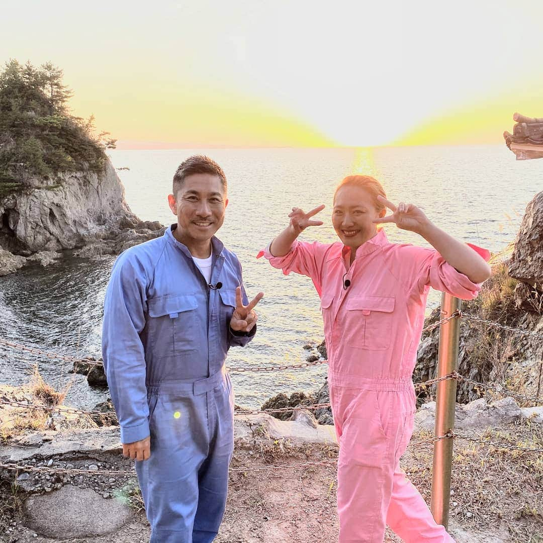 前園真聖さんのインスタグラム写真 - (前園真聖Instagram)「先日、桂里奈ちゃんと初めてのロケに行ってきました。降り立った場所は大分県にある姫島村。初めての姫島村はとても素晴らしい島で楽しいロケになりました。 是非みなさん見て下さい！ テレビ東京 『空からスターが降って来た』11/10(日)19時54分～21時54分」11月8日 19時05分 - maezono_masakiyo