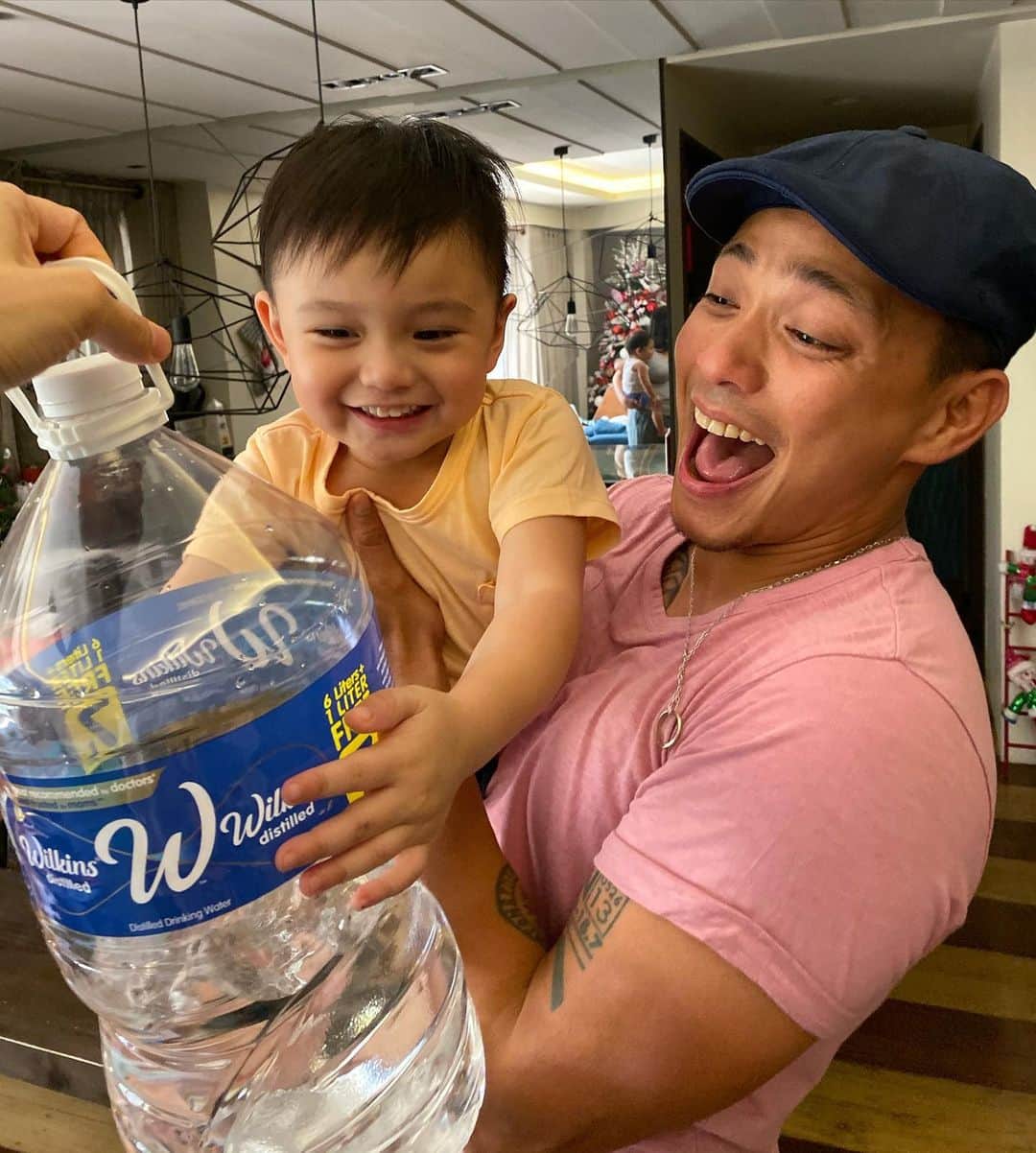 Iya Villaniaさんのインスタグラム写真 - (Iya VillaniaInstagram)「There’s no such thing as being too careful when it comes to our kids’ safety. So for Primo’s drinking water, I only trust Wilkins Distilled. It’s already the most recommended by doctors, why would I choose anything else? 😊 #TrustWilkinsDistilled」11月8日 19時20分 - iyavillania