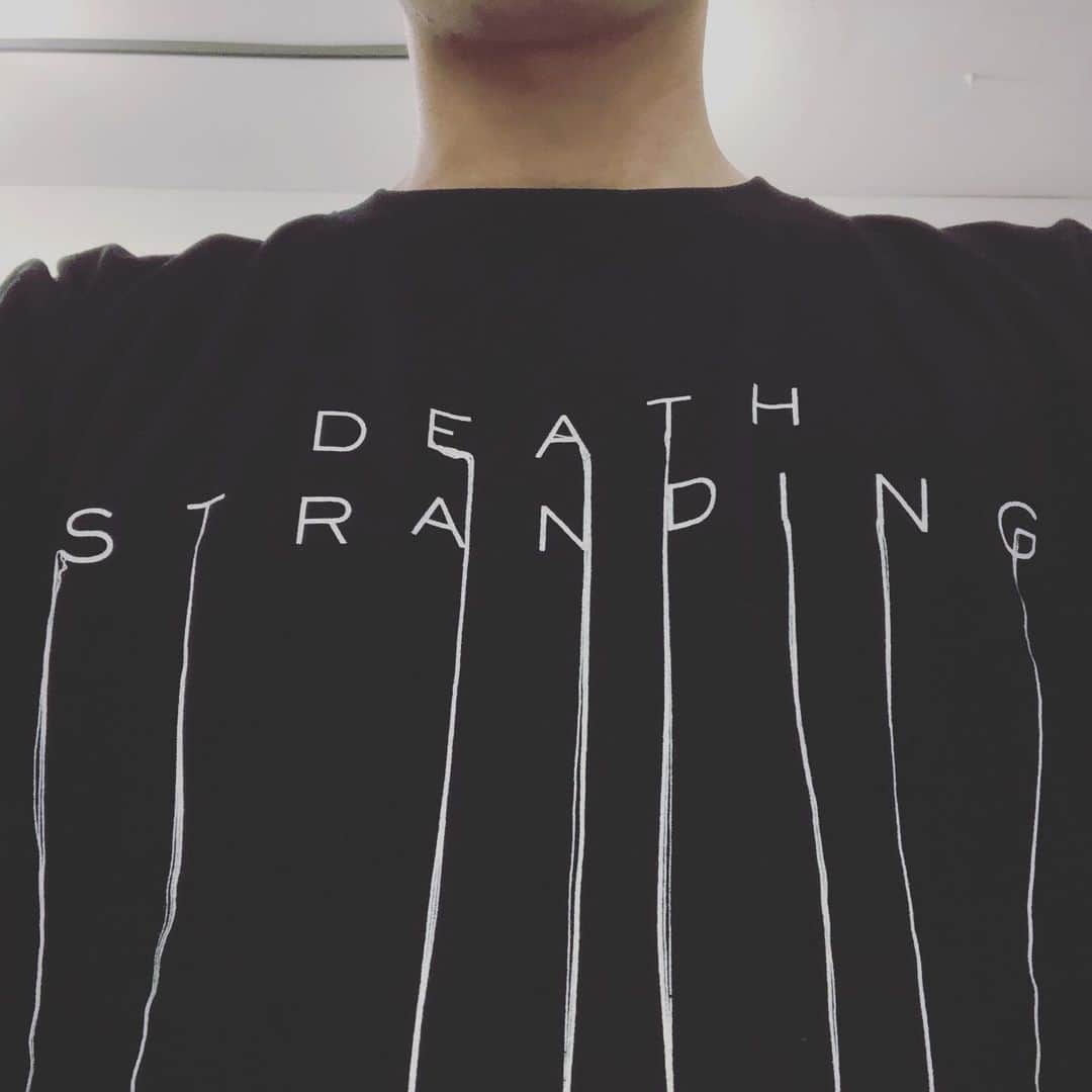 風間由次郎のインスタグラム：「#deathstranding  発売おめでとうございます。 やっとこいつを着て稽古できた！ 今日着なくていつ着るんだと！」