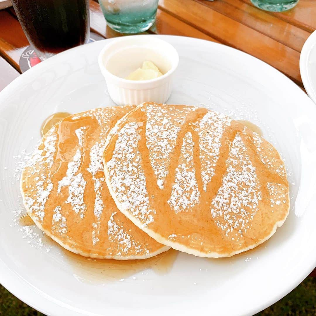 宇佐見真吾のインスタグラム：「国頭ラストオフ！今日もパンケーキ食べにいきました😋 拳士さん、谷内さん、まんちゅうもいました！🤩」