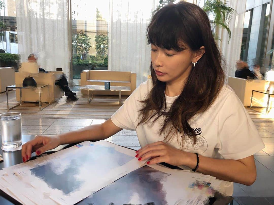 長谷川京子さんのインスタグラム写真 - (長谷川京子Instagram)「先程、写真集の最終確認をしてきました。完成間近です☺️ 今夜、フジテレビ「ダウンタウンなう 本音でハシゴ酒」放送です。 21:55〜 是非見て下さいね🍻  #フジテレビ #ダウンタウンなう #本音でハシゴ酒」11月8日 19時51分 - kyoko.hasegawa.722