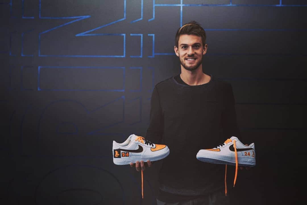 ダニエレ・ルガーニさんのインスタグラム写真 - (ダニエレ・ルガーニInstagram)「L'Air Force 1 è un classico intramontabile, ma il risultato ora è personalizzato.  Al nuovo Nike Store Torino, adesso tocca a voi! 💥🔥 #AF1」11月8日 20時23分 - daniruga