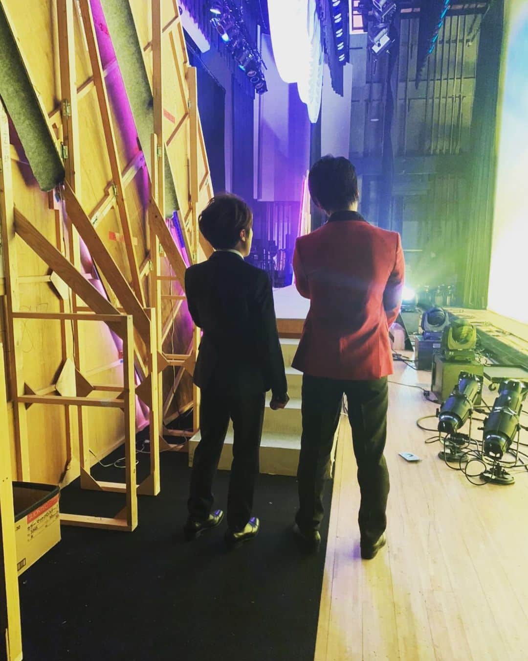 ヤマト（はやぶさ）のインスタグラム：「#はやぶさ #舞台裏 #今から本番 #の瞬間」