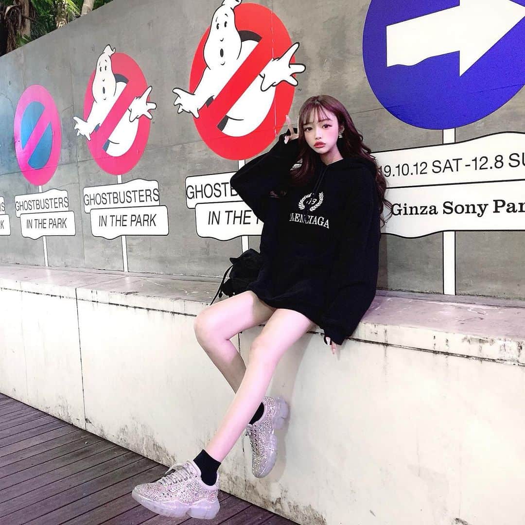 あやちゃんさんのインスタグラム写真 あやちゃんinstagram ゴーストバスターズ 銀座にかわいい壁があったから 1番小さいxsサイズなのに私が着てこのデカさ ゴーストバスターズ 銀座 Balenciaga バレンシアガ パーカーコーデ パーカー女子