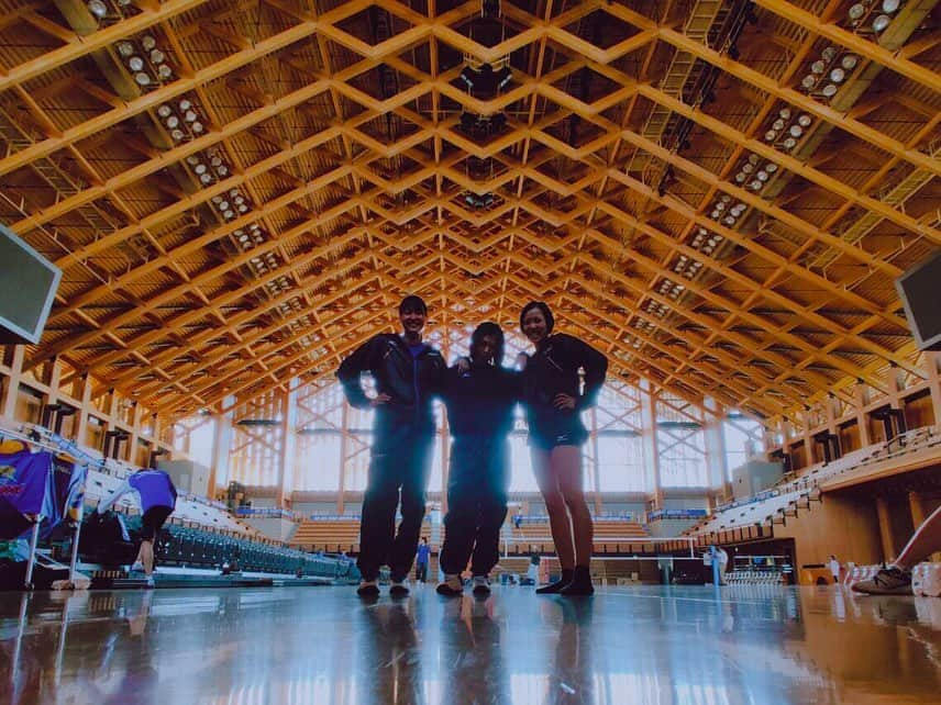 小川愛里奈さんのインスタグラム写真 - (小川愛里奈Instagram)「‪in愛媛🍊‬ 皆さん❗️❗️ ‪いよいよ明日は東レアローズ男女でホームゲームです！！‬ ‪試合後にはイベントもありますよ〜✨ ‪応援よろしくお願いします😊 * *‬ ‪女子‬ ‪試合開始時間 12:00‬ ‪TORAY vs PFU‬ * * ‪男子‬ ‪試合開始時間 15:00‬ ‪TORAY vs 大分三好 * * ‪ #愛媛県武道館‬ ‪#男女アローズ集結✨‬ ‪#明日楽しみ✨‬」11月8日 21時00分 - o.eri12