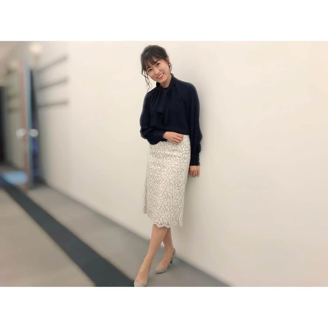 のインスタグラム：「【今シーズン最終回‼️】 #JSPORTS #MLBイッキ見 ！ 金曜22時〜JSPORTS1で無料放送です💓 今夜は生放送✨ 是非ご覧下さい⚾️ ⁑ 衣装は👉 @brahmin_fsf ⁑ ⁑ @jsports_yakyu  @jsports_official  #MLB #メジャーリーグ  #野球 #野球好き  #AKI猪瀬 さん  #majorleague  #majorleaguebaseball  #mlballstar #mlballstargame #衣装 #コーデ #レーススカート  #brahmin #facesansfard  #ootd #coordinate  #まりなる #津田麻莉奈」