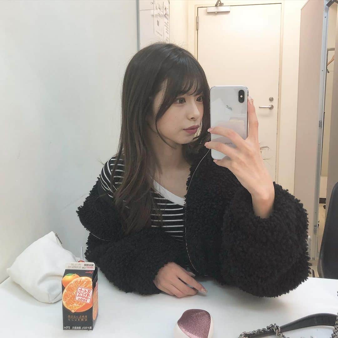 川崎ひかるのインスタグラム：「モコモコアウターの季節🥶 . . . . .  #daily #dailylook #selfie #selca #ootd #데일리 #데일리룩 #셀카그램 #셀카 #셀피 #오오티디 #自撮り #アイドル #モコモコアウター #アウター #chuu #韓国通販」