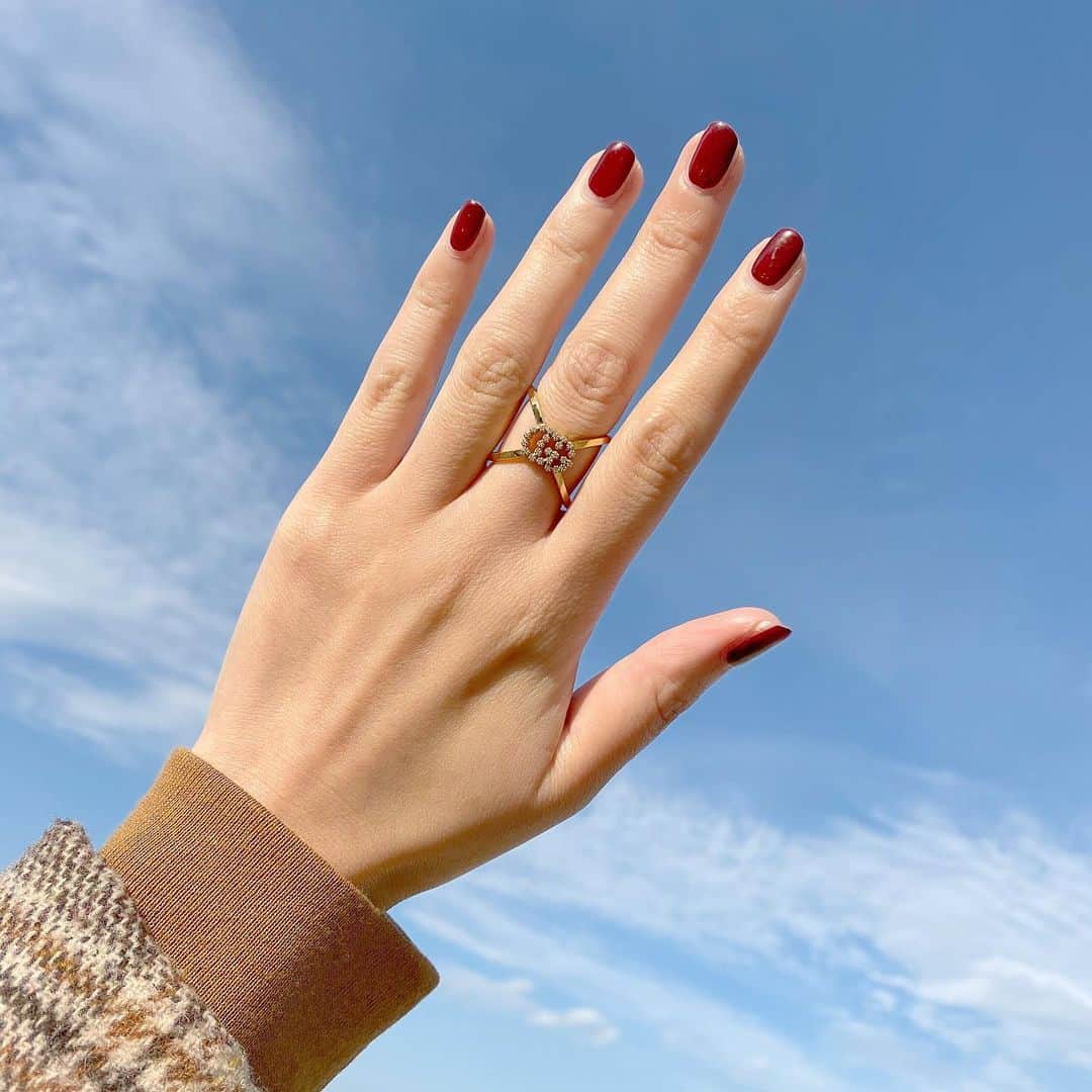 Maiさんのインスタグラム写真 - (MaiInstagram)「・ 昨日も付けてた☝️ @gucci の指輪について、どこで買いましたかー？ってDM頂いてましたが、7月頃にGUCCIのお店で買いました☺️🌷 ・ 私が行く店舗での取り扱いが無かったので取り寄せして頂きました💫 #accessory #ring #gucci」11月8日 21時28分 - maimaimai1016