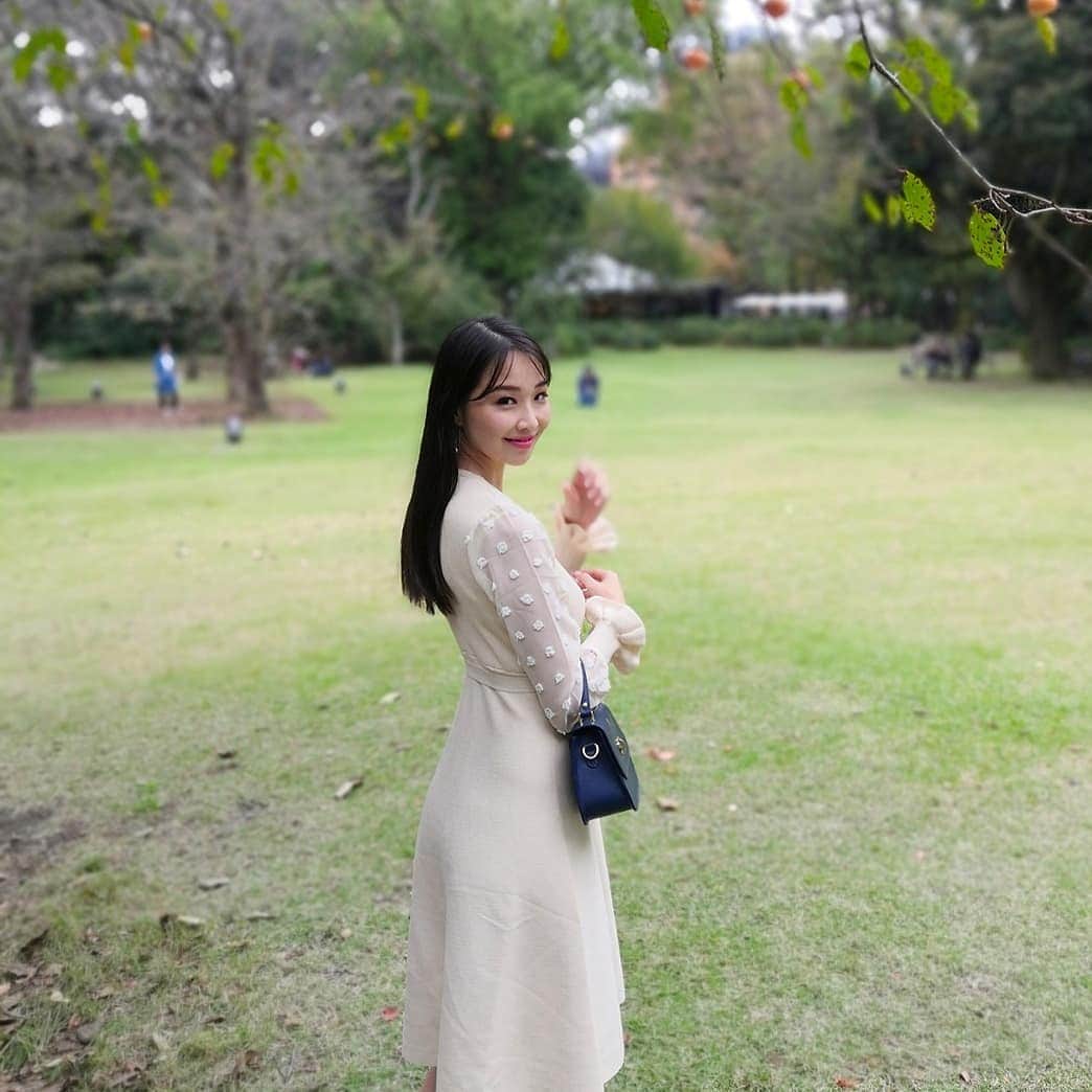 Miyu Toyonagaのインスタグラム：「🍂 Sometimes, there is nothing to say, you just have to feel it ❤️ - - 📷: @alistairminty - - 自然の中で、 なんでもないシンプルな休日が最近一番好きだな。  イタリアで買ったミニバッグ、全然使えてなかったけど使える日がやっときました🤦」