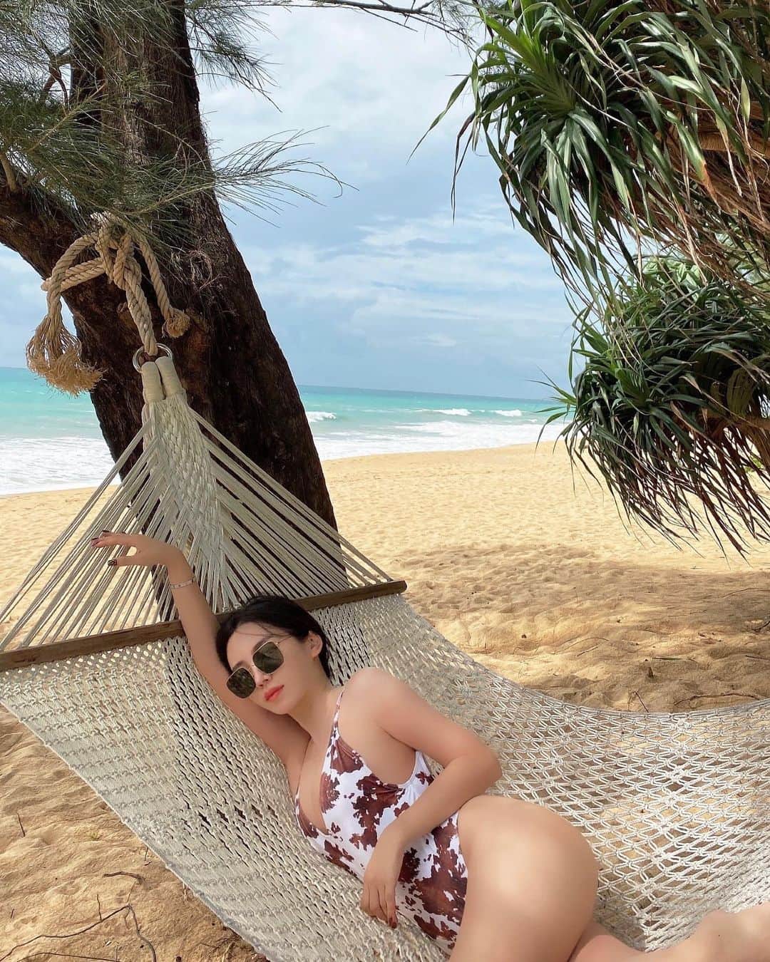 megbabyのインスタグラム：「おそめの夏休みいただいてます👼🏻 #birthdaytrip 💙 #Renhotels #Renphuket #TheMaikhaolife」