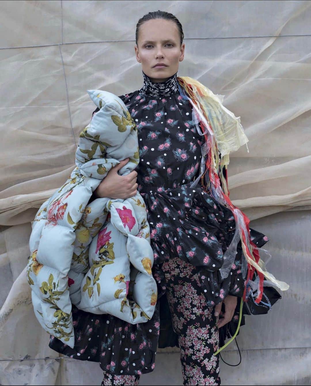 ナターシャ・ポーリーのインスタグラム：「@vogueitalia November Issue  Editor And Chief @efarneti  Photographer @jackie_nickerson  Style By @charlottecolletcollet  Make Up By @lottenholmqvist  Hair By @soichiinagaki  Casting @pg_dmcasting @samuel_ellis  Creative Director @ferdinandoverderi」