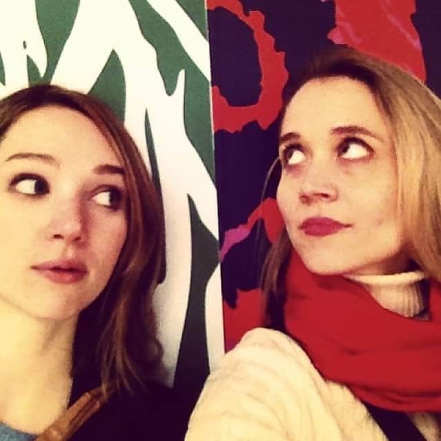 クリステン・コノリーのインスタグラム：「Happy Birthday @taylorlwilcox!!! Love, me and @dvf, always & forever 🥂❤️💚💜🥂」
